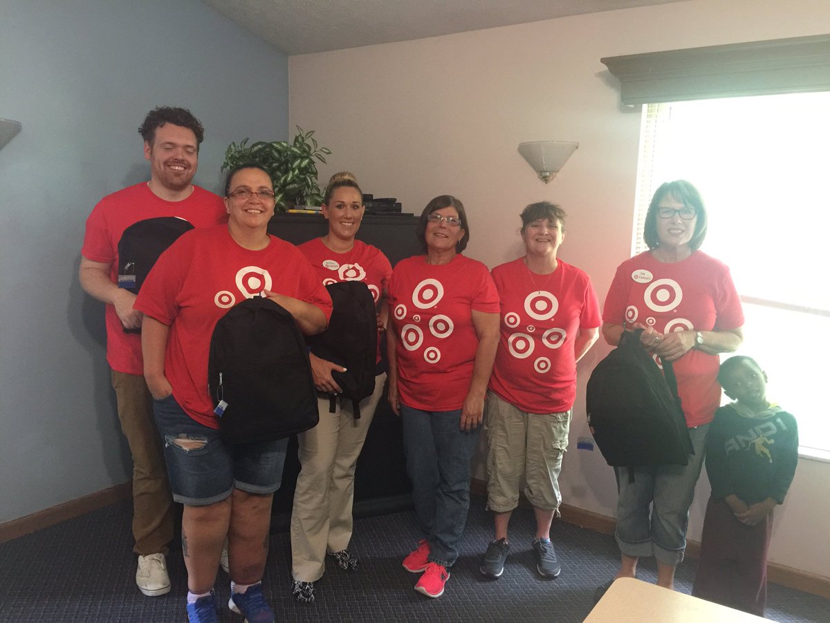 EchelonOhio's tweet photo. Volunteering for Homeport passing our backpack!! 🎒🎒. @EdwardTD444 @Brit_Hannigan @deb_haas @ECobern @KellySakai1 https://t.co/zlsepwNnKk