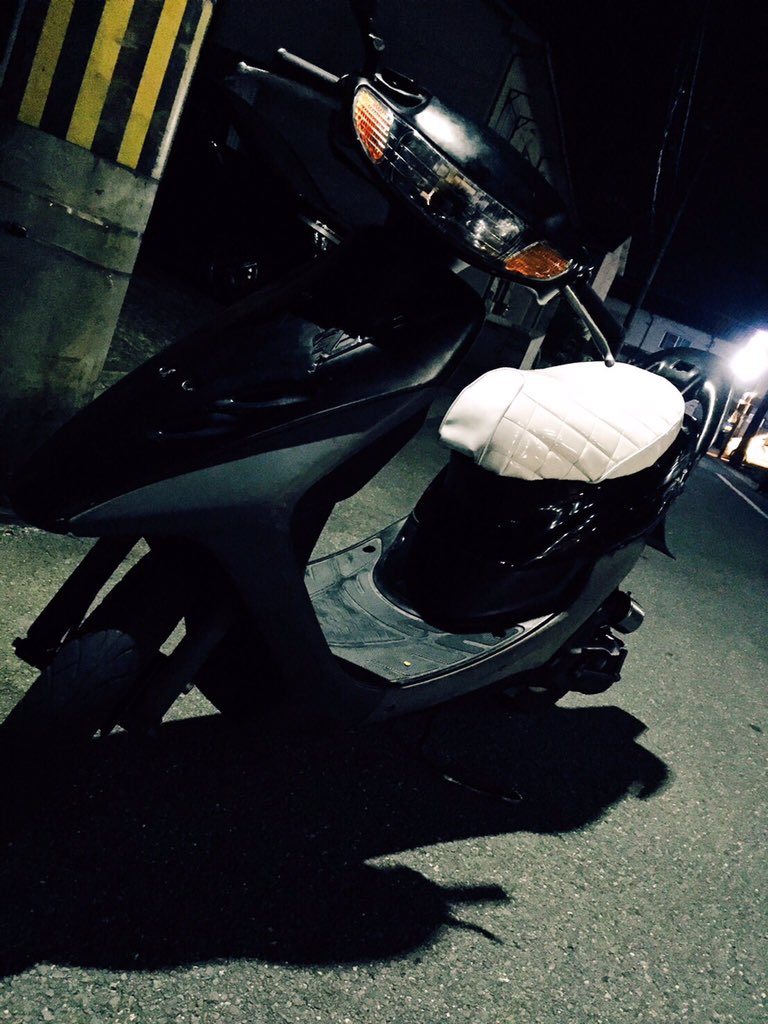 ZX32614417's tweet photo. 京都からZX売ります
不具合はメットイン閉まらないだけです
パワフィルパタパタナポミラエナメルシートクリアテールついてます
８万で値下げありです
気になったらDMお願いします
＃ZX売ります
＃ZR売ります
＃原付売ります https://t.co/SON3oWzISe
