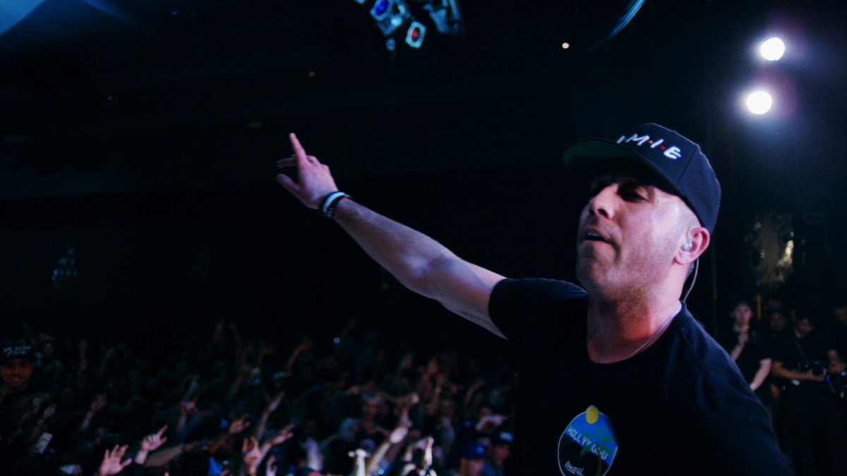 ThisIsMikeStud's tweet photo. Bring us home, El Rey. #ThisIsMikeStud @Mike_Stud https://t.co/qHmzW2aLfv