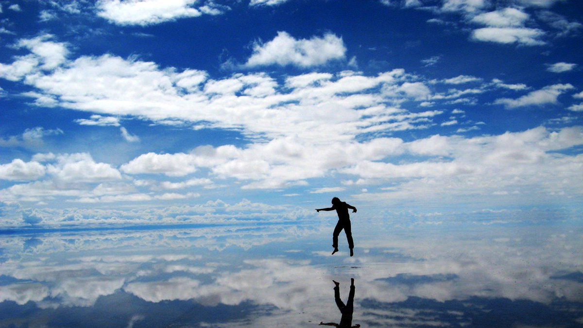 ExplainTheWorld's tweet photo. Salar de Uyuni, Bolivia.
The World's Largest Salt Flat (10,582 sq. Km) Created When A Prehistoric Lake Went Dry. https://t.co/gliCVwsD0L