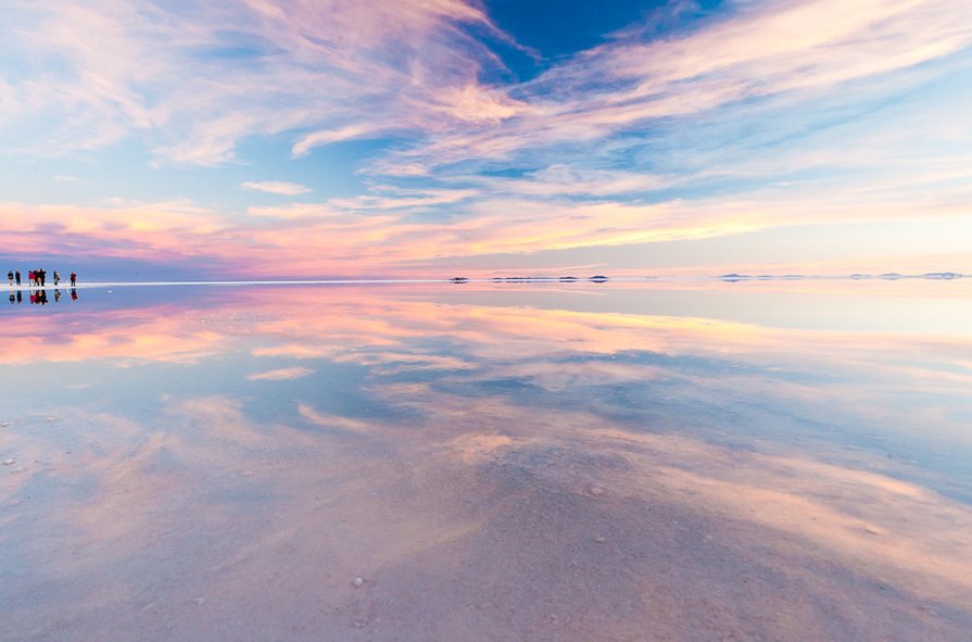 ExplainTheWorld's tweet photo. Salar de Uyuni, Bolivia.
The World's Largest Salt Flat (10,582 sq. Km) Created When A Prehistoric Lake Went Dry. https://t.co/gliCVwsD0L