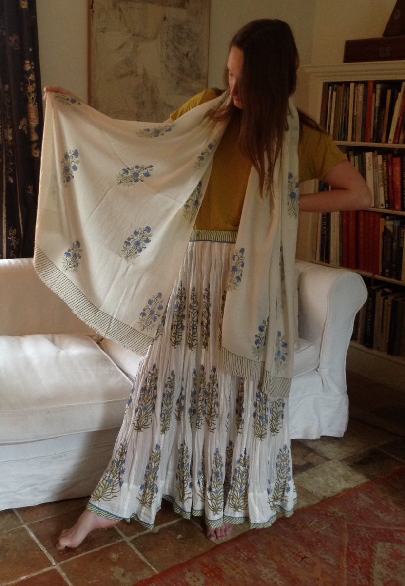 madeinJaipur's tweet photo. Softest Shamina scarf and finest cotton skirt from exotic Jaipur @NorfolkWeddings @BRIDESOFNORFOLK @wedding_gown_id https://t.co/GgPKcrFQ9k