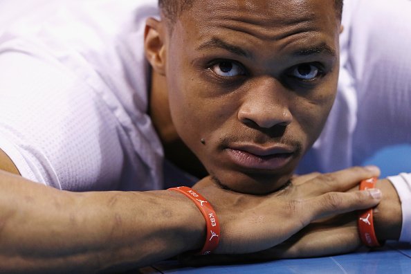JacoCorrea's tweet photo. Tras su renovación, me pareció buena idea dirigirme a Russell Westbrook en @SpheraSports: https://t.co/aspouRc3e4 https://t.co/RvTyt1qnRH