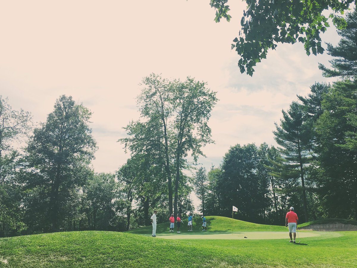 CHCFondation's tweet photo. Ça joue fort sur le trou #14 // Playing hard on hole #14 💪 #IMT2016 https://t.co/PHnKfn6nAK