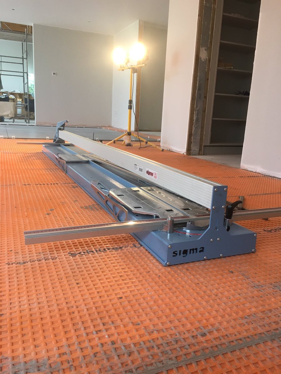 proftiling's tweet image. Keeping up with the demand ! @SigmaUK1 @DiatechUK @SchluterSystems @BALtiling