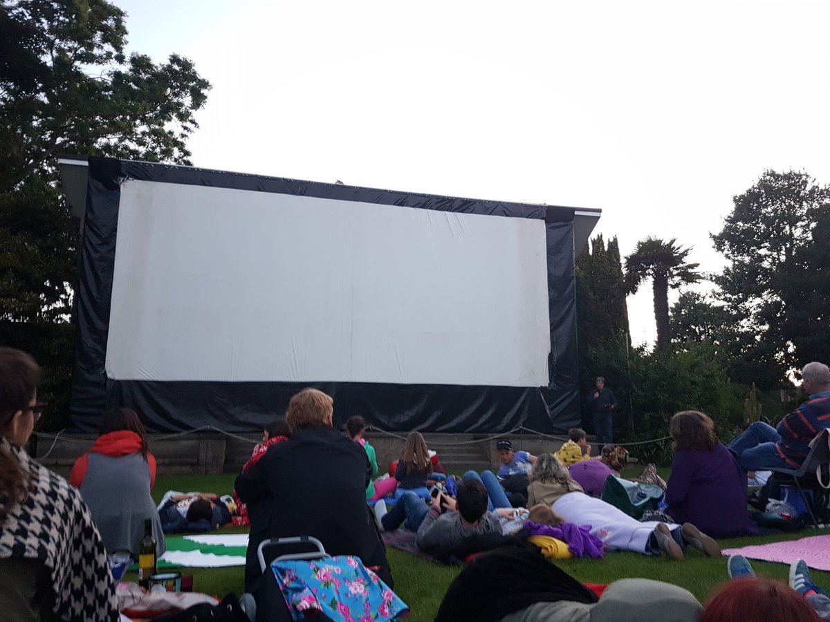 PearceJewellers's tweet photo. Watching Jurassic World @howarddavispark @JerseyFilm #jerseyfilmfestival 🎥🎬 head down this week and see what's on. https://t.co/8lqU66W76Z