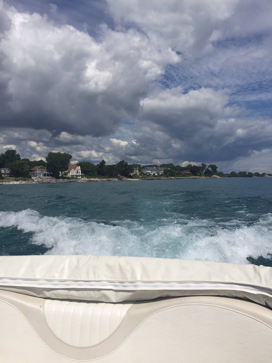samanthas74's tweet photo. Great weekend we were on the boat 😊 https://t.co/KoXhmLhJLi