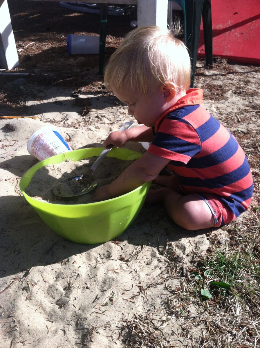 apennywiselife's tweet image. Summer&apos;s almost over- the kids (and me) aren&apos;t ready for winter! #playoutside #momlife #sandboxfun #familyfun