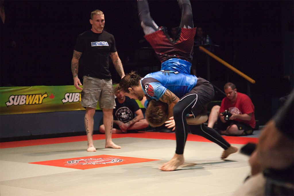 jonathan_beadle's tweet photo. #bjj #bjjlifestyle #brazilianjuijitsu #competetion #juijitsu #nogi #submissionproseries #grappling #chokesbytheocean https://t.co/w3qmZSMktL