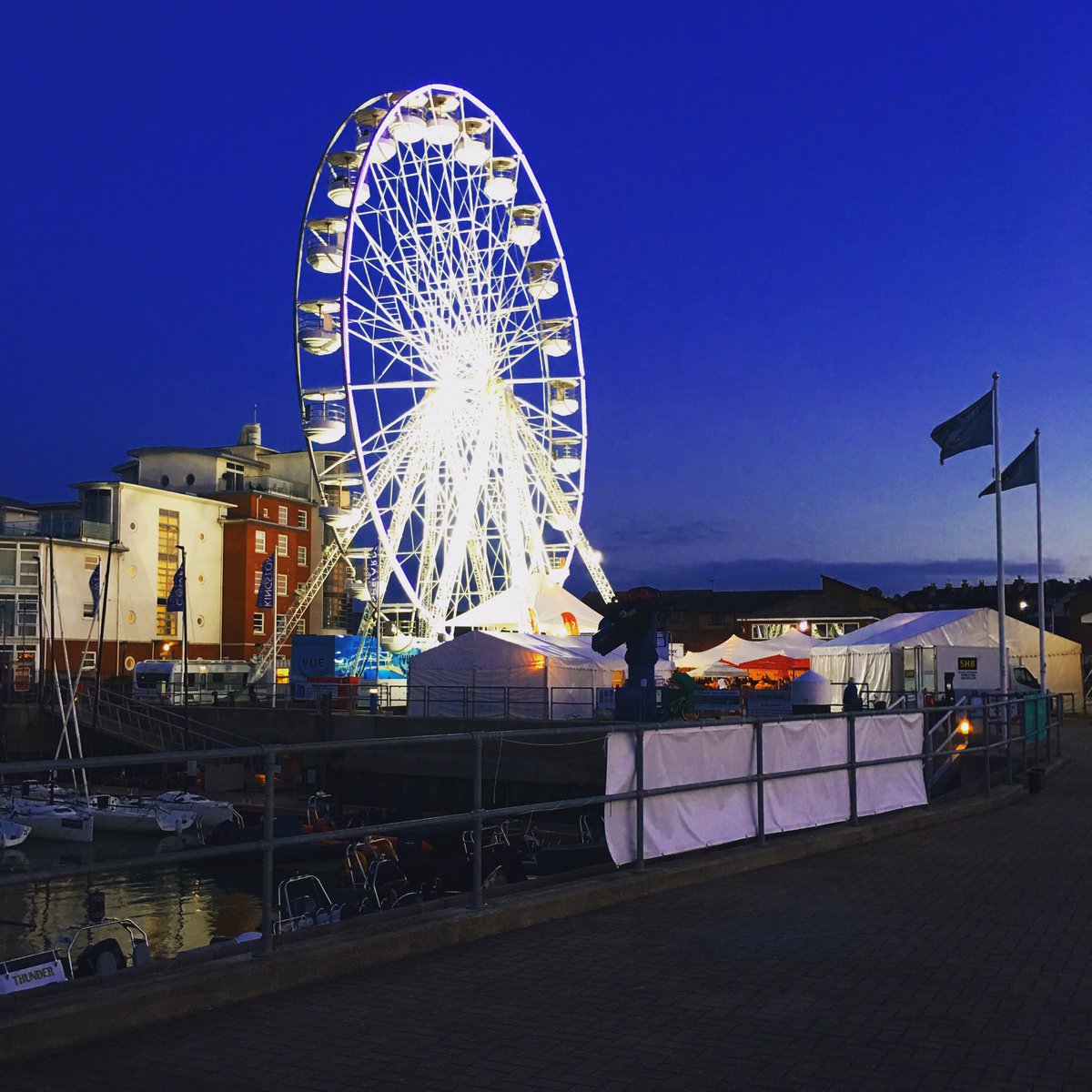 ManukaShepards's tweet photo. View of the Shepards Wharf Ferris Wheel from the pier 🎡 https://t.co/NnAhkTCvmH