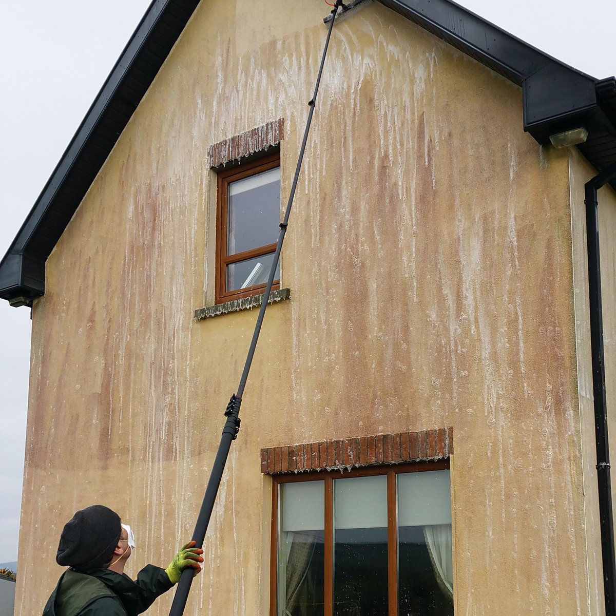 redgablecleaner's tweet photo. For a sustainable and visual impact. SOFTWASHING. No Powerwashing. No Bleach. Just Clean.
#removethered
@SeanCanney https://t.co/FlnfF2i4Ic