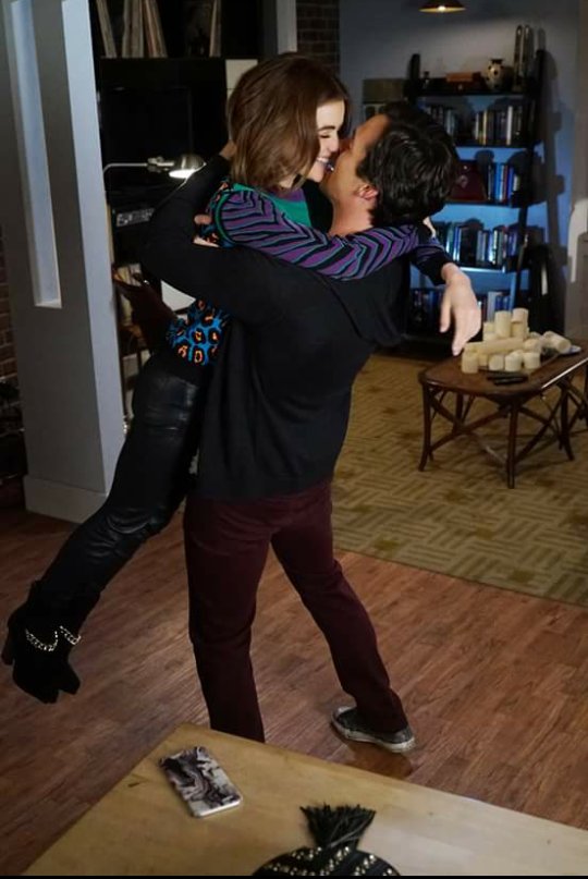 viviaraki's tweet photo. N sei mais oq sentir💜😍😍😍😍 https://t.co/LUDcOzKtg6