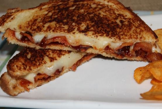 weversBBQ's tweet photo. You do put BBQ Sauce and bacon on your grilled cheese, right? Just making sure. #foodgoals #friendshipgoals #yum https://t.co/2CB0my3ZHp