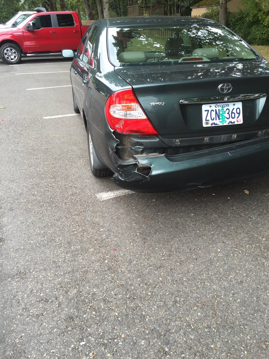 cmb_153's tweet photo. When a tow truck hits your PARKED car #nice https://t.co/E483rYx1nu