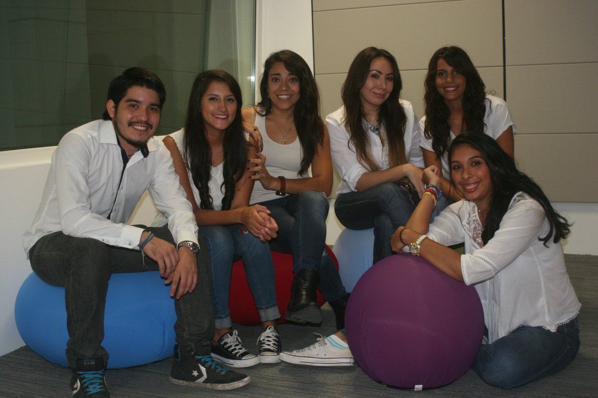 Cervazz's tweet photo. Como cuando había buenos locutores en @Maxima977Cancun. Good old times. https://t.co/qPgtfJH43q