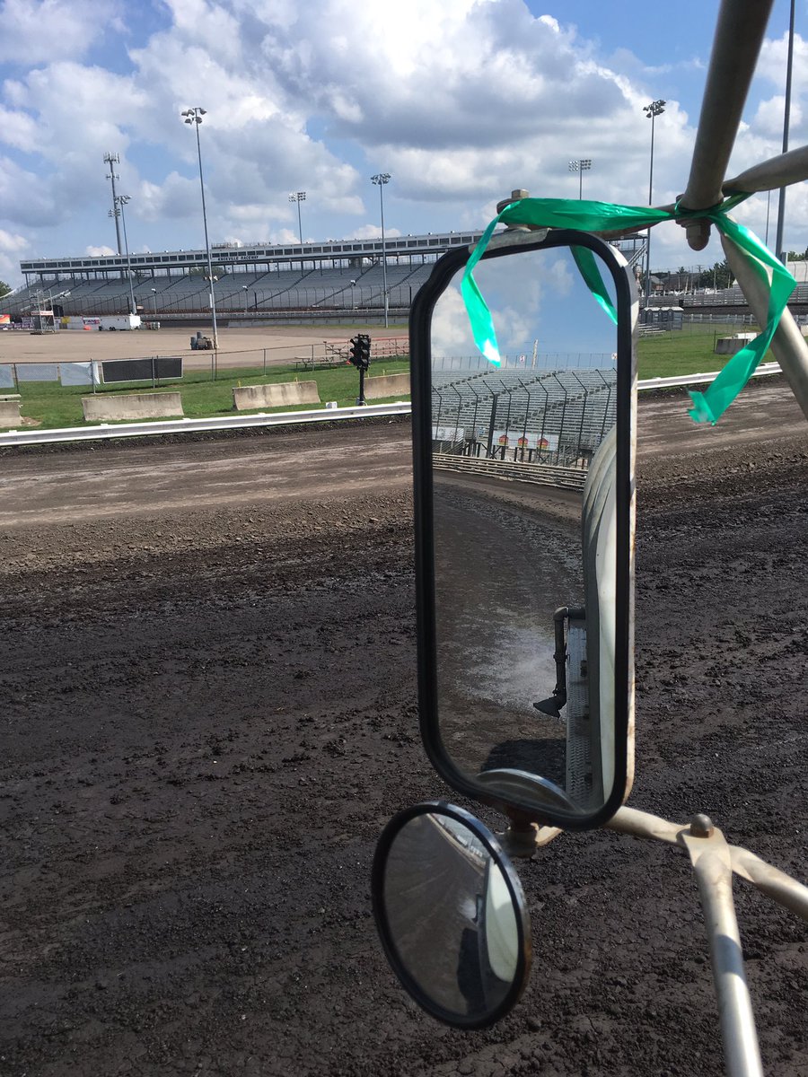 Showing support for the Family and loss of <a href="/BryanClauson/">Bryan Clauson</a> <a href="/knoxvilleraces/">Knoxville Raceway</a> #RIPBC #respect #racefamily 🏁