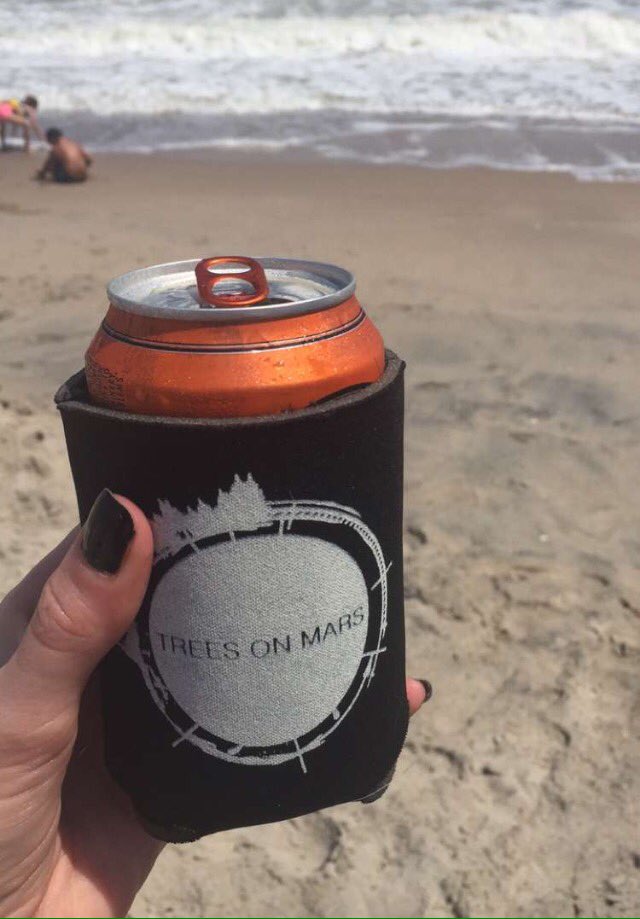 treesonmars's tweet photo. Don't get too hot out there! But definitely be having a good time. https://t.co/3Z05GI7ios