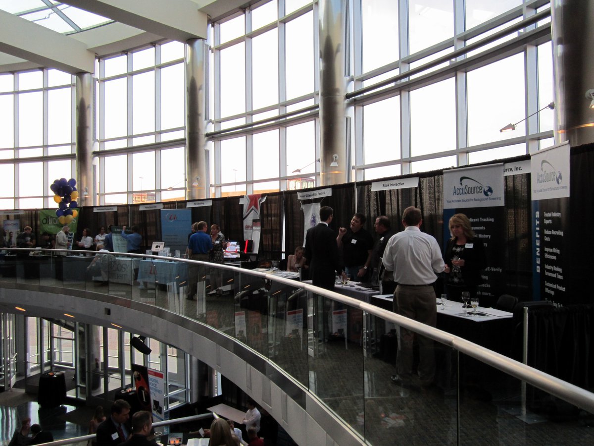 CO_WrightGroup's tweet photo. Check out these shots from the Denver Metro Chamber Event- #Tradeshowtuesday #boothinspiration #tradeshow https://t.co/IyCbNtM44N