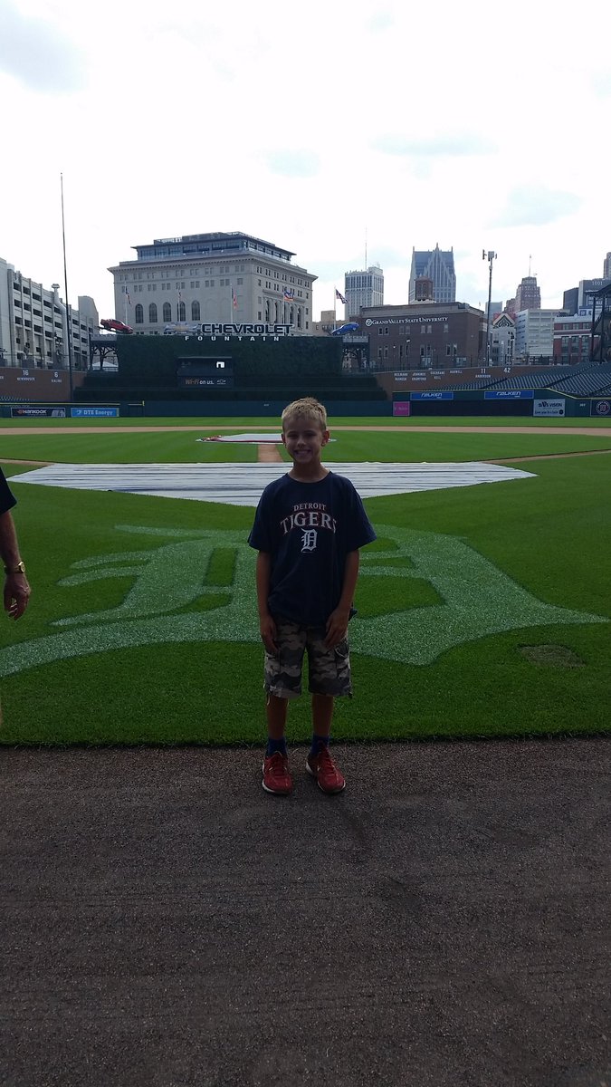 Super fun visit today to Comerica Park. My sons dream to play on that field one day.#bigdreams#GoTigers