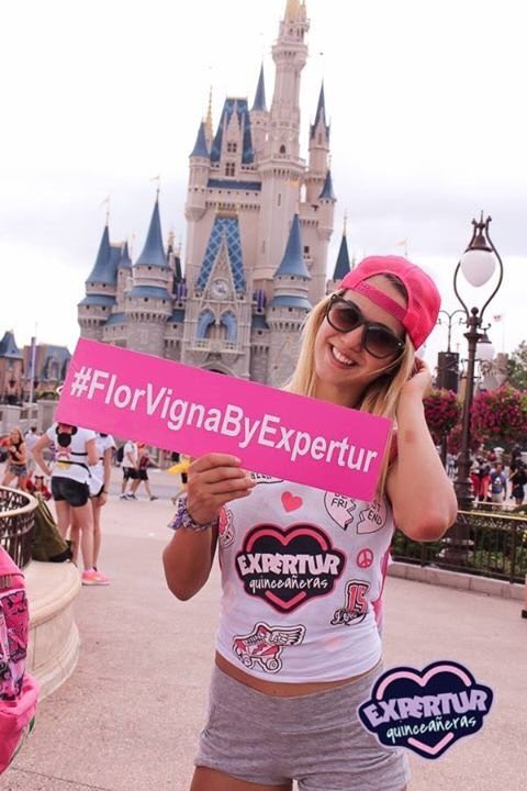 Expertur15's tweet photo. Te bancamos @flor_vigna, deja que el baile hable solo, tu simpatía , energía y buena vibra se notan #lapalabravale https://t.co/bi78JqRk0R