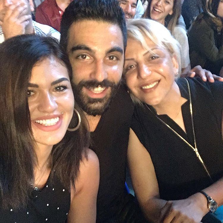 Ve bundan daha güzel bir kare olamazdi. Şükürler olsun.Rabbim sevdiklerimizi bize bağışlasin. Kiskananlar MOR olsun❤