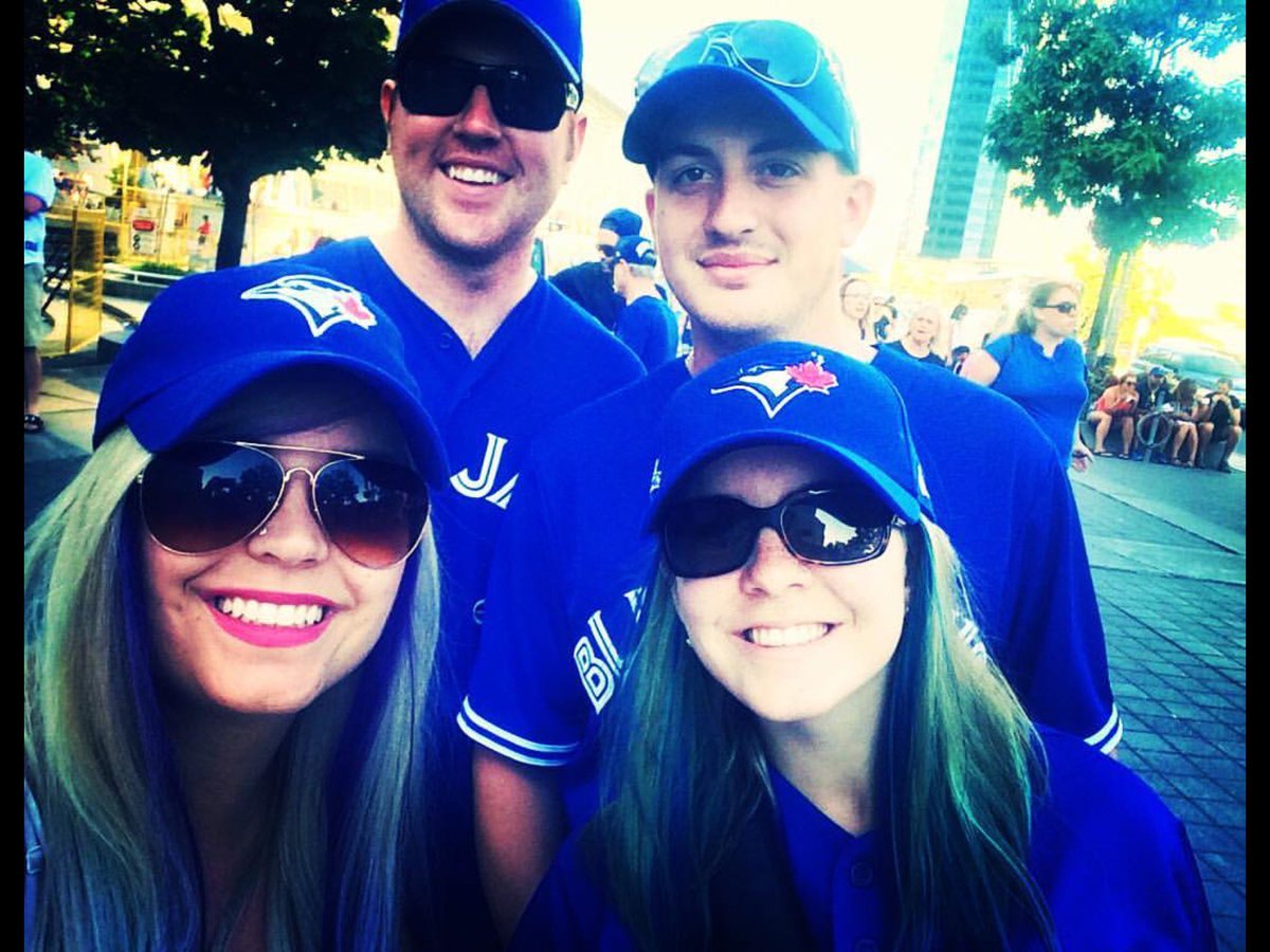 JStric11's tweet photo. @BlueJays #TDTuesday #BlueJays #bluehair https://t.co/hBbL6qOxAr
