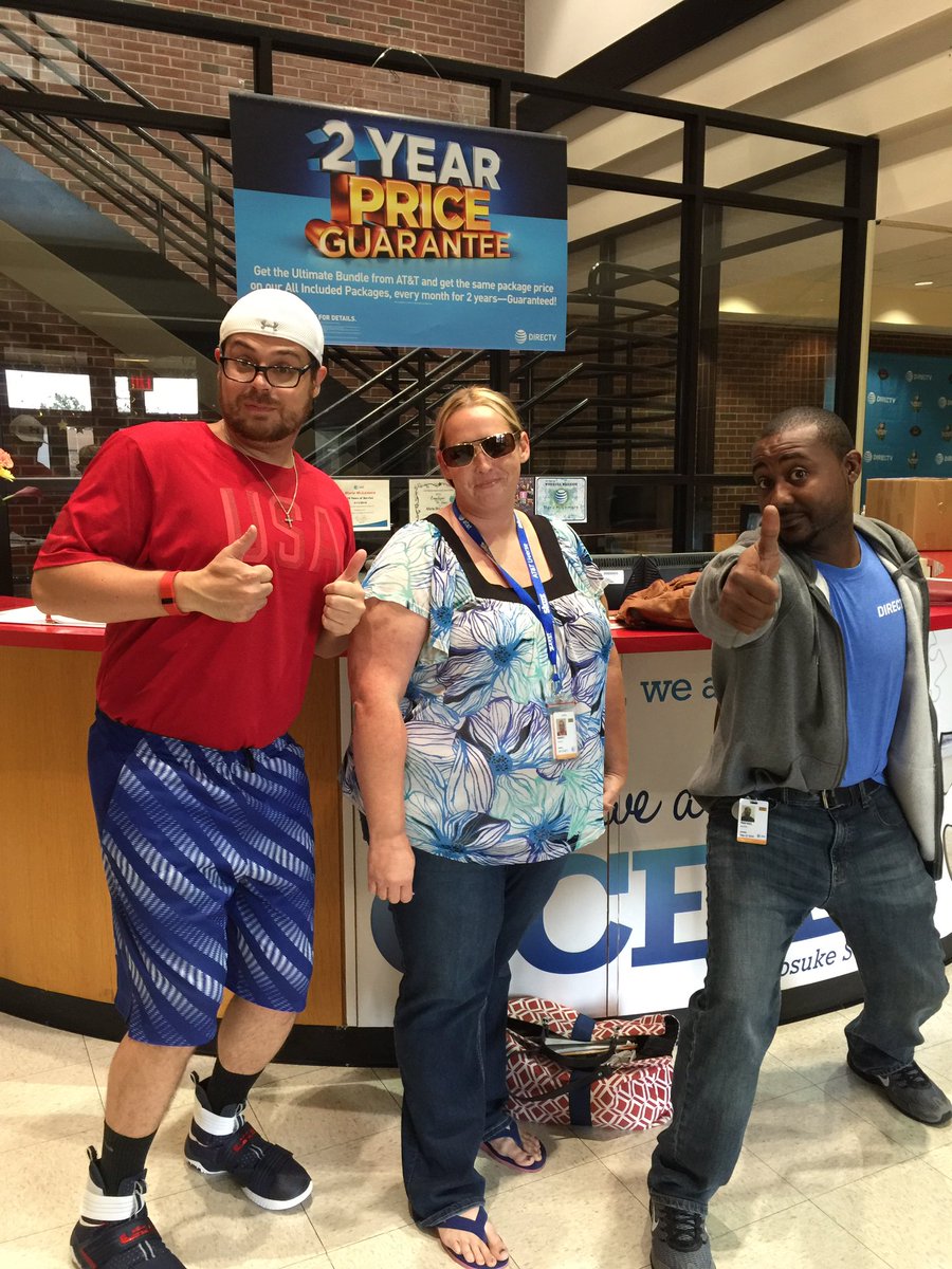 RafaelASlates's tweet photo. Nancy gets another DTV! #ThumbsUp! @MatthewRSheets @ATTRantoulMCSC https://t.co/YTeqPdu2bQ