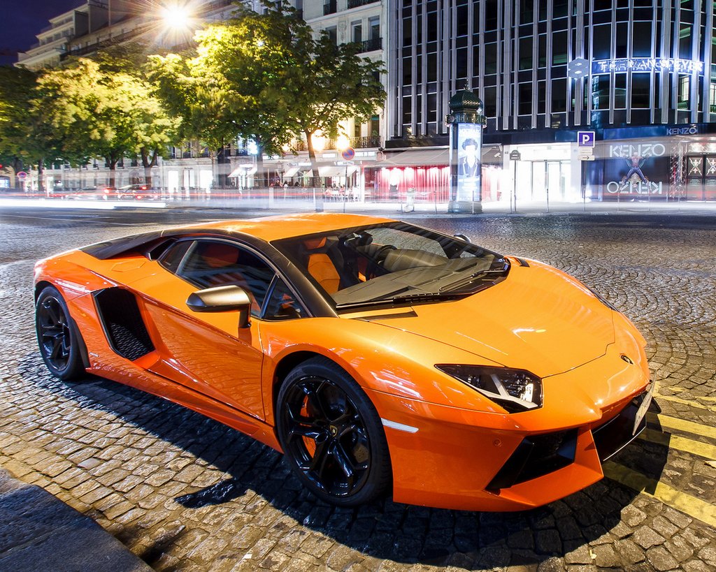 joseGil_02's tweet photo. Lamborghini aventador in the night... https://t.co/7YKkSFcy55