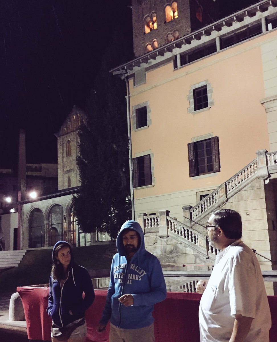 Ultimant detalls. Demà arranca el #mercadal2016 i el comte té ganes de festa.