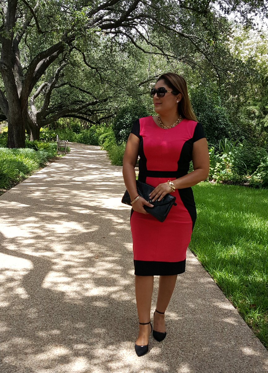 LydiaStyledMom's tweet image. Hello Tuesday 😘 I absolutely LOVE this Nicole Miller dress fr @jcpenney #fashionmom #fashionblogger #jcpstyle