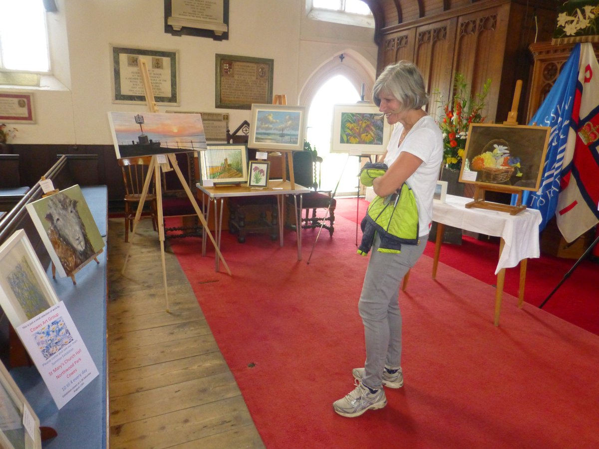 elisebarnard_uk's tweet image. Exhibiting at Holy Trinity church in Cowes today from 10-4 till Friday with Cowes Art group. Lovely refreshments.