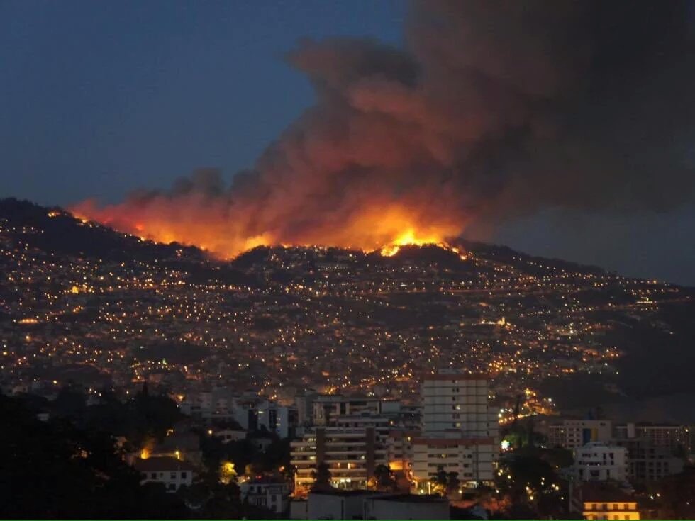 jdfsv23's tweet photo. Não podiam ter feito isto não podiam, força Madeira https://t.co/CWf93LLxi6