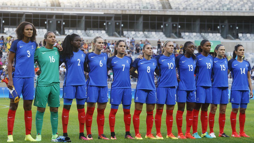 FIFAWWC's tweet photo. LIVE: Final Group G games of women’s #football begin!
#COL v #USA, Manaus
#NZL v #FRA, Salvador
#Rio2016 #Olympics https://t.co/Pcu4IVeYhg