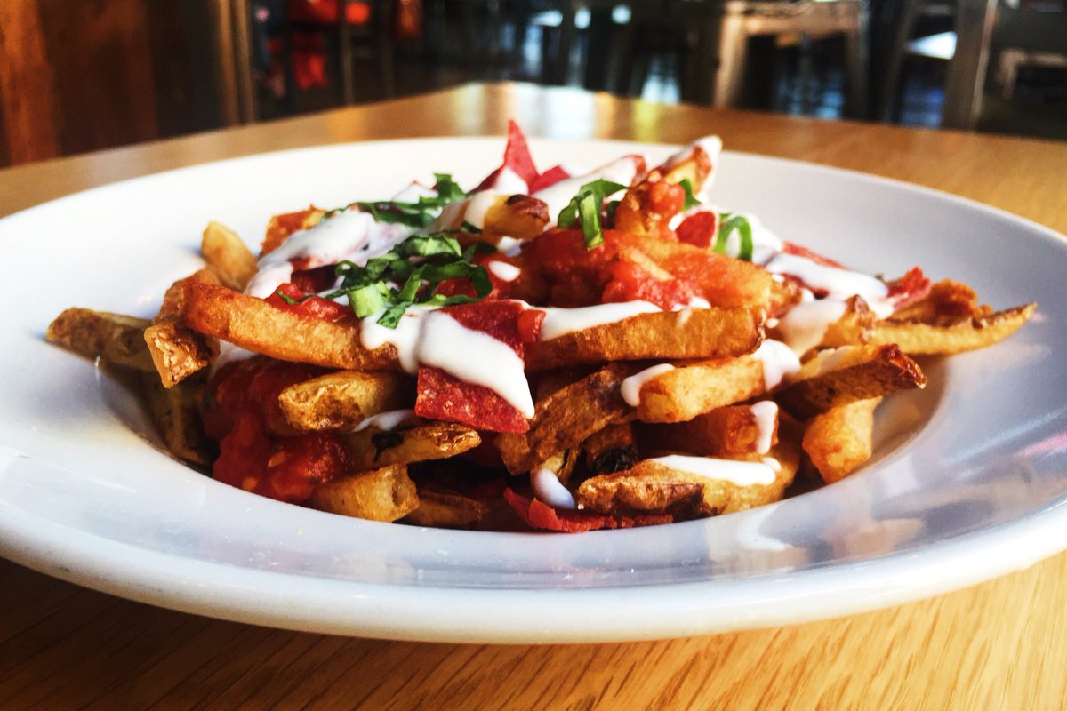 trappezepub's tweet photo. We’re getting ready for @yourpieathens #YourFest on 8/20 w/ some Pizza Fries! Check it out https://t.co/jri4OaG0Gp https://t.co/sWdhBgUHKr