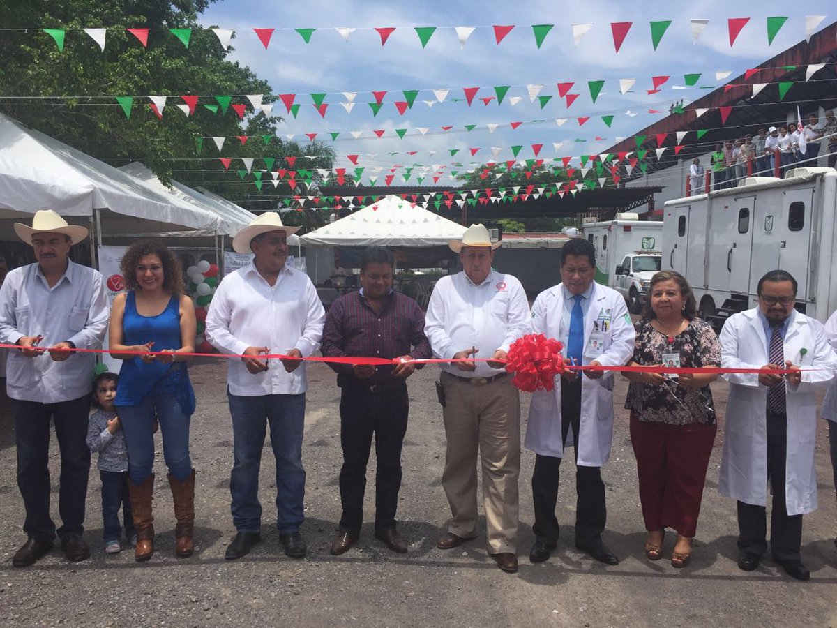 CNCVerac's tweet photo. Feria de la Salud de la CNC-IMSS en el Ingenio la Gloria,en 45 días se atendió a 27 mil personas en jornadas médicas https://t.co/rF55MpCYuh