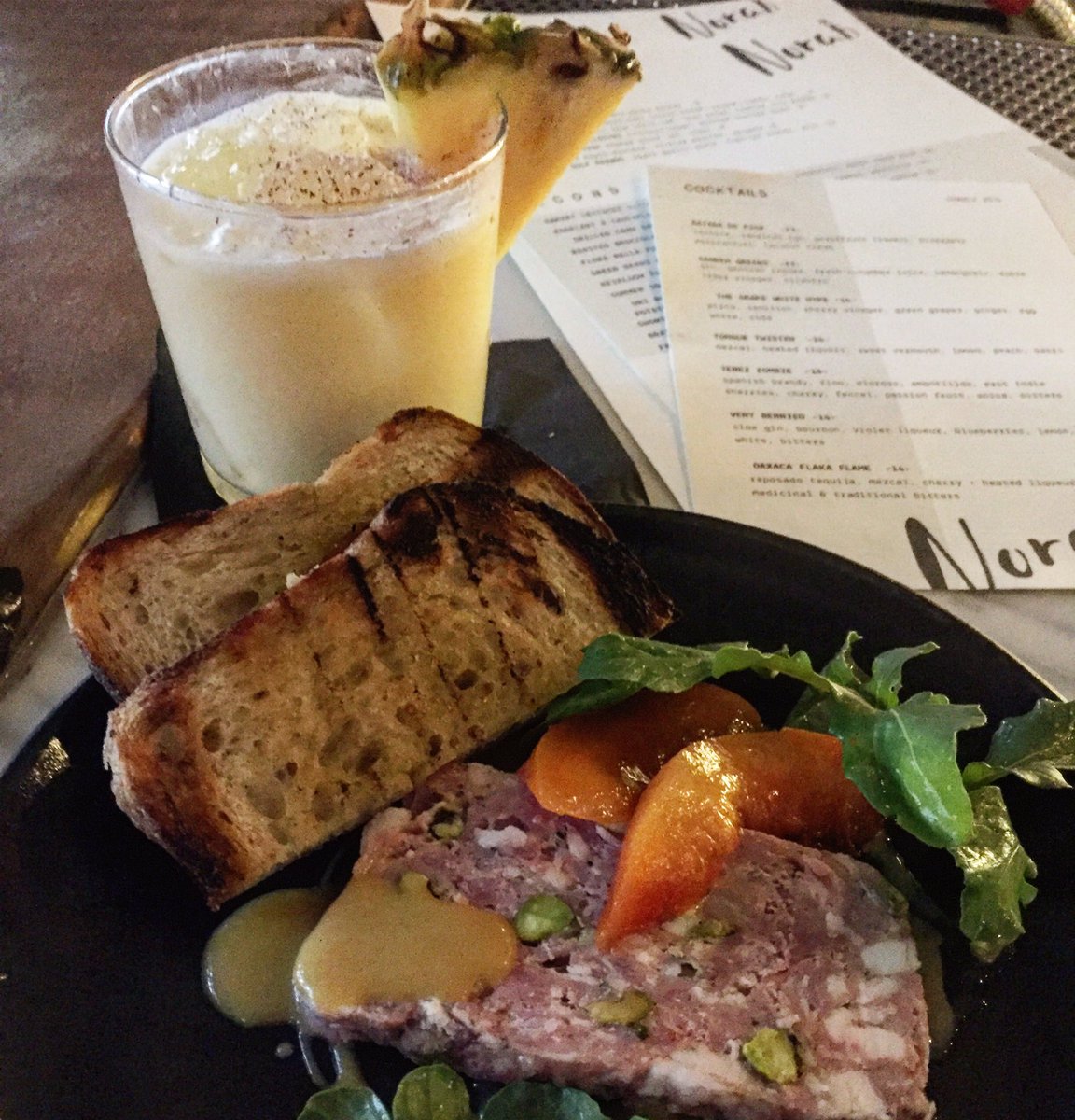 LAFoodiesSocial's tweet image. A #countrypâté with #peaches🍑 and #arugala paired with #norah 's version of a #pinacolada in #weho #westhollywood
