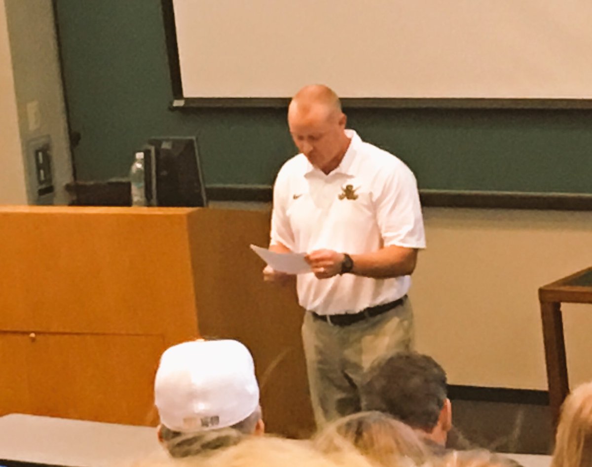 KellyWShow's tweet image. Great parent's meeting today with the Awesome SU PIRATES Head Football Coach @CoachJoeAustin #itsfootballtime