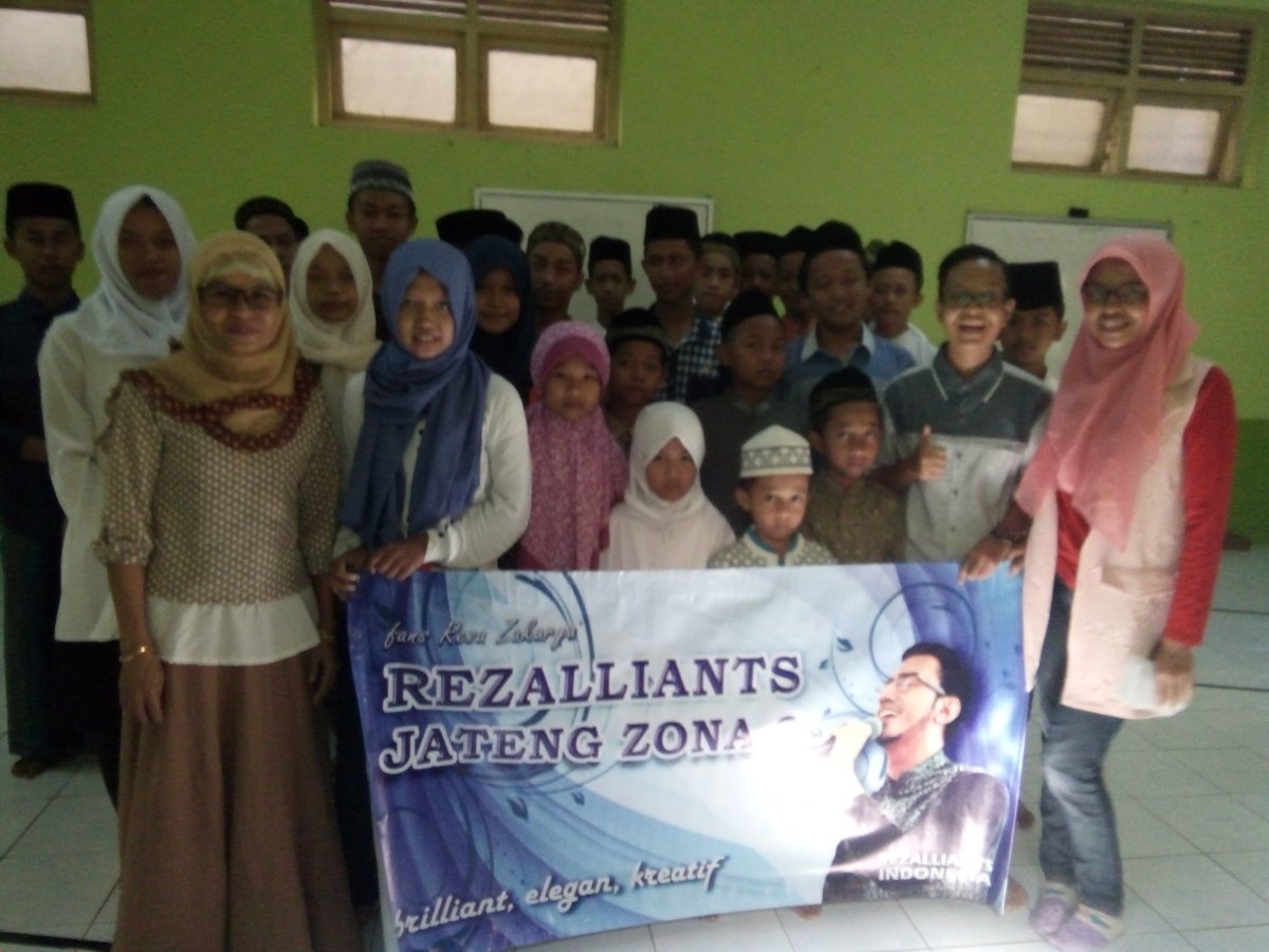 18 REZALLIANTS
ini salah satu kegiatan positif Rezalliants