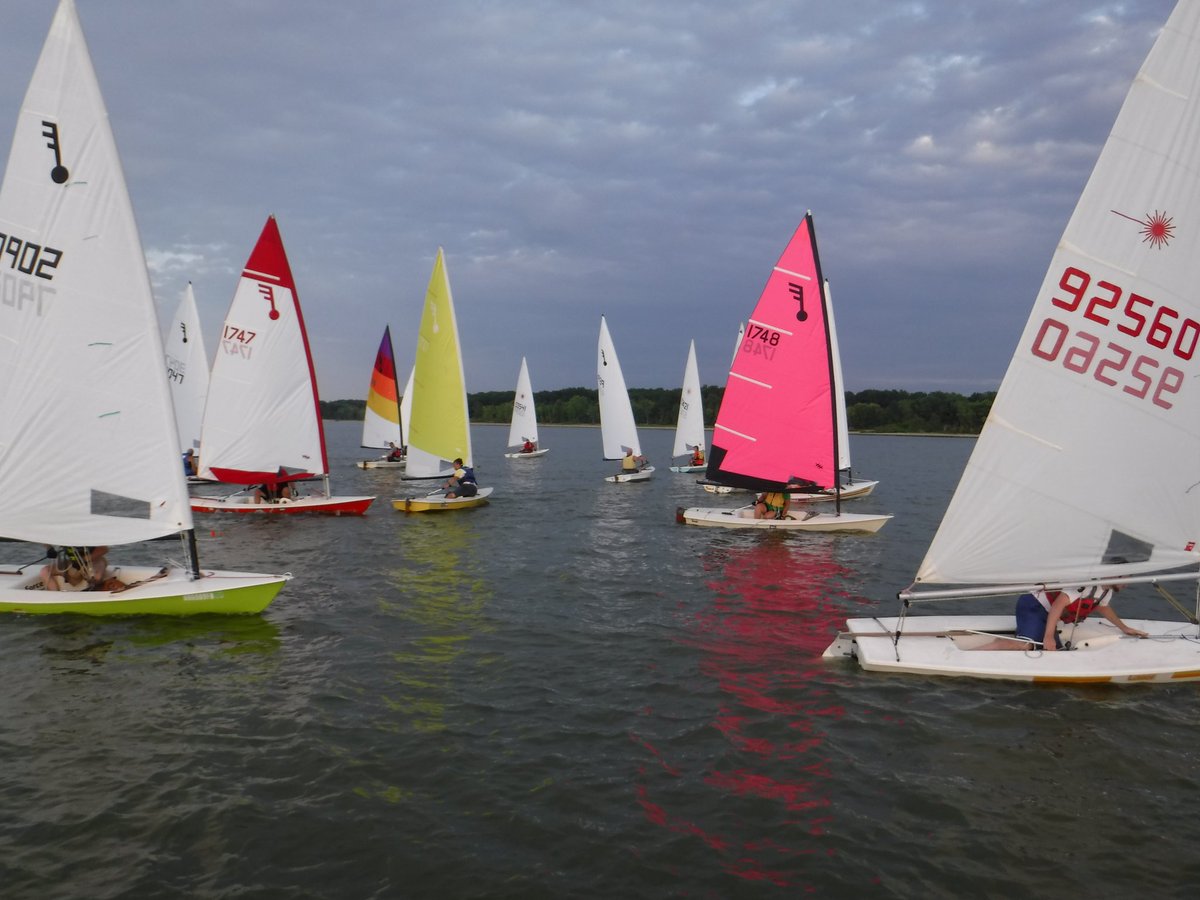 bycsinglehanded's tweet photo. Wow what a evening at BYC 17 #Laser's &amp; #Force5's for Tuesday races https://t.co/Emet57Xaxa