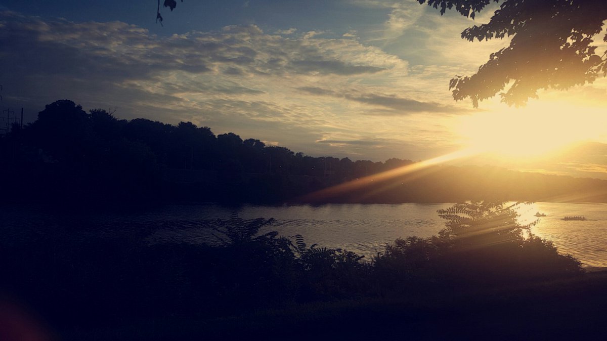 deebazargarpur's tweet photo. The whispers were worst at dying day, when sun bled furiously into sky. #readingview #PitchWars #WIP https://t.co/QpLOY3OHPg