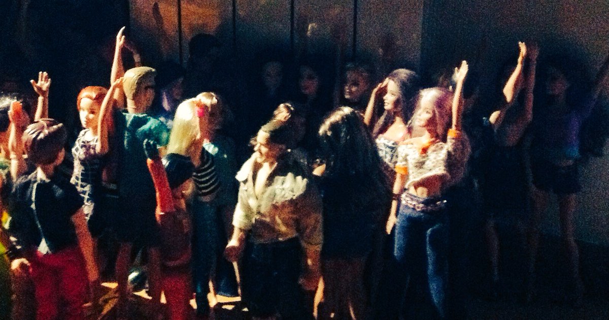FIZZYBar's tweet photo. Party night with @NaveenWilliamz right now! Join us! Live music and the best food #FIZZYBar https://t.co/fz8IRqrQOr
