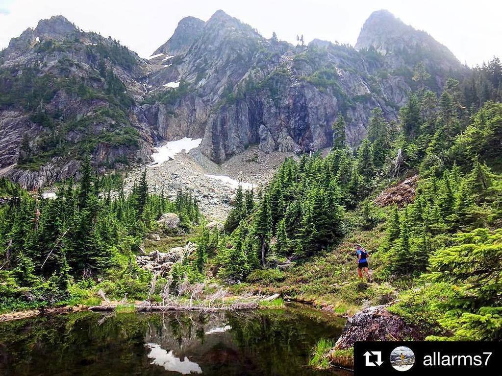 runtagit's tweet photo. Photo by @allarms7 
This was from last weeks run on the Howe Sound Crest Trail. 📸 @runshan… https://t.co/GPaXKQI6RL https://t.co/83Mm2WYchv