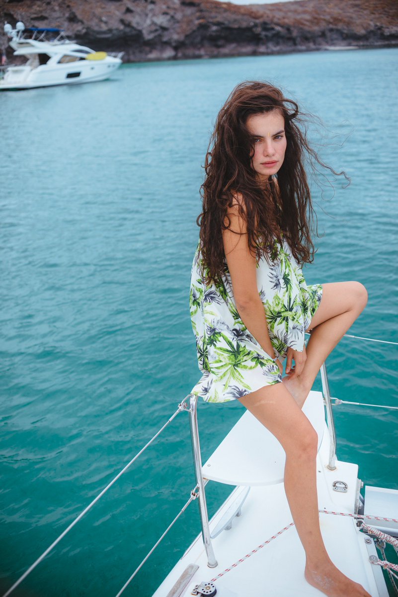 RevistaCosasMx's tweet photo. @santanauriel @aleguilmant @ColuDiaz @PIKIANAYA #MarDeCortes #TheYachtsetter2016 https://t.co/WJrbOspd6I