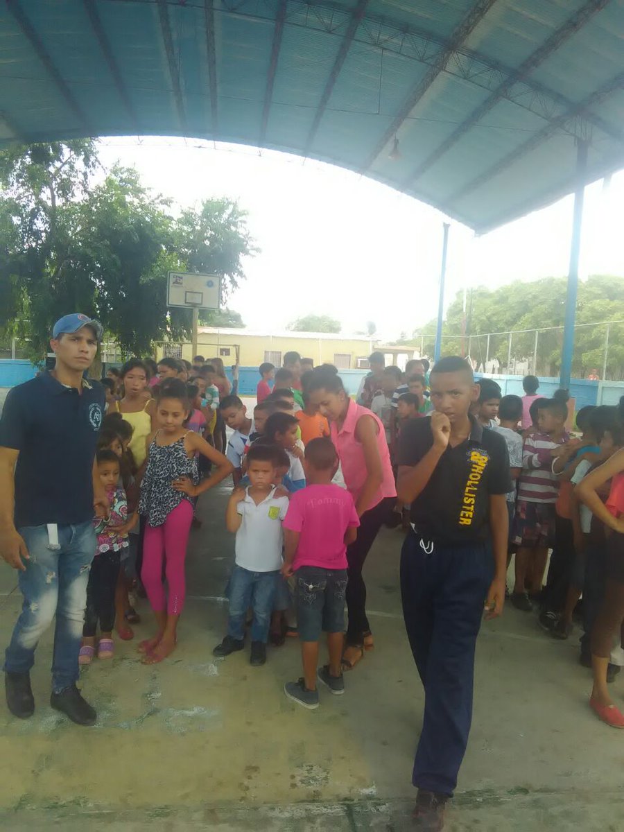 IdennaZulia's tweet photo. #Activad@s #PlanVacacionalComunitario2016 #2daSemana Mcpio Rosario de Perijá https://t.co/ktDNB3IjuJ