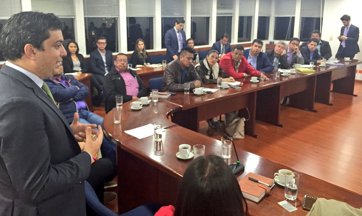 SimonGaviria's tweet image. Con 40 alcaldes de Caquetá, Tolima y Huila, explicando los beneficios de proyectos tipo e #InversionesEficientes