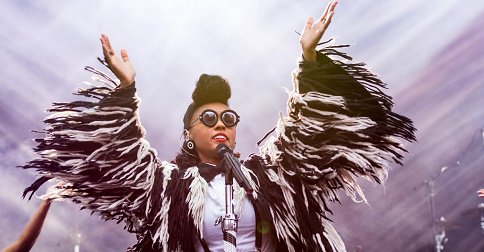 .<a href="/JanelleMonae/">Janelle Monáe👽🚆🤖🚀🪐</a> shares new track “Hum Along &amp; Dance (Gotta Get Down)" bit.ly/2aXS52q
