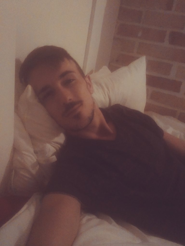 KENDOPORNX's tweet photo. Good night everyone! 🙋🌛

now rest , tomorrow i have work hard😴💤 https://t.co/gwV8EtmpMO