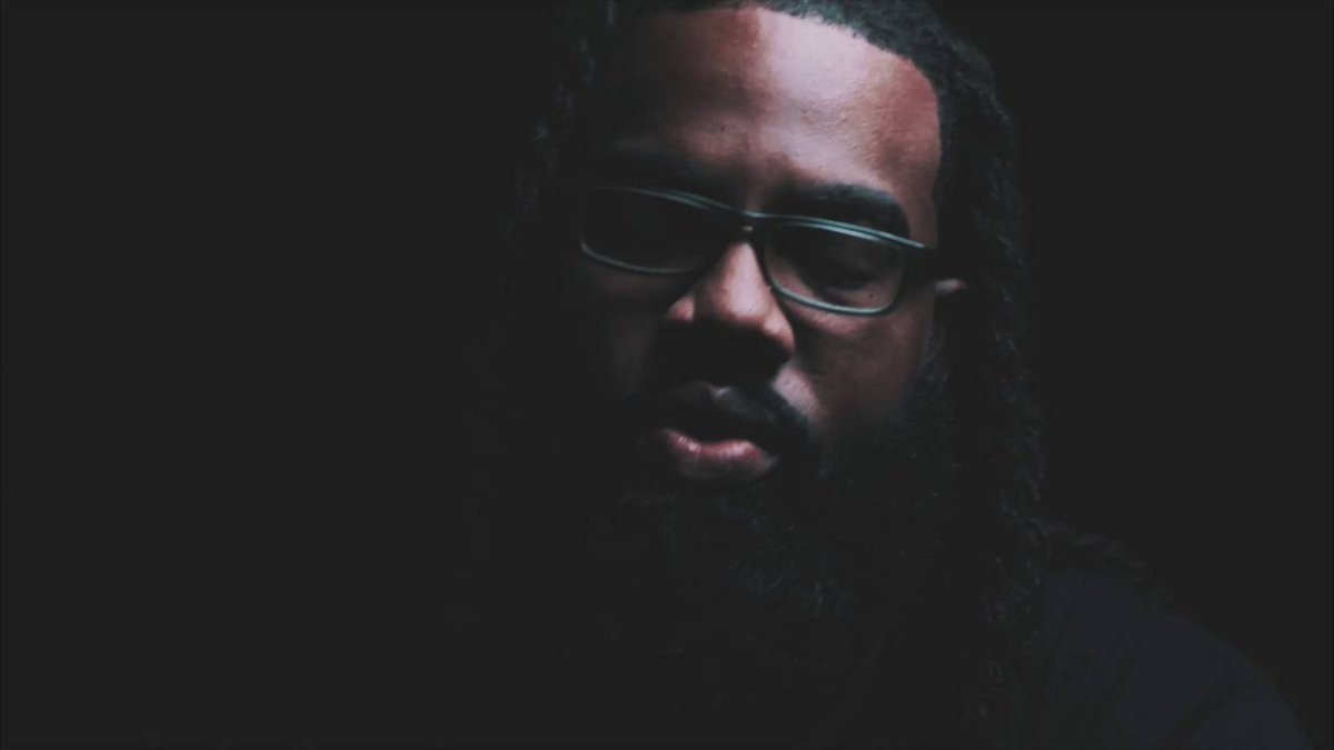 .<a href="/JonathanWPBaker/">Jonathan Baker</a>  releases a visual for "What Am I" from his 'Live Again' EP. ow.ly/os7E302YKEP 

#MusicVideo