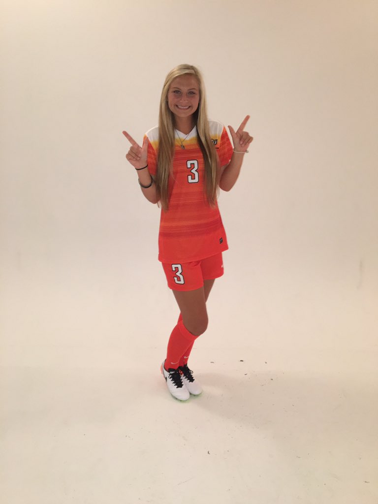 kirstensiragusa's tweet photo. Go Pokes🍊🔫 #whatsfordinner #nothingshort https://t.co/Fu46a77pBW