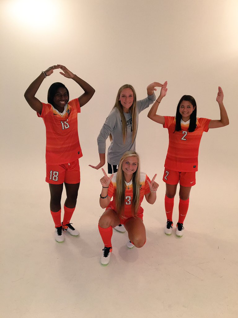 kirstensiragusa's tweet photo. Go Pokes🍊🔫 #whatsfordinner #nothingshort https://t.co/Fu46a77pBW